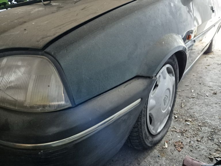 Rover 111 Si, 42.000 kms, à redémarrer