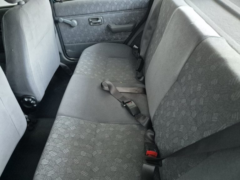 Rover 111 Si, 42.000 kms, à redémarrer